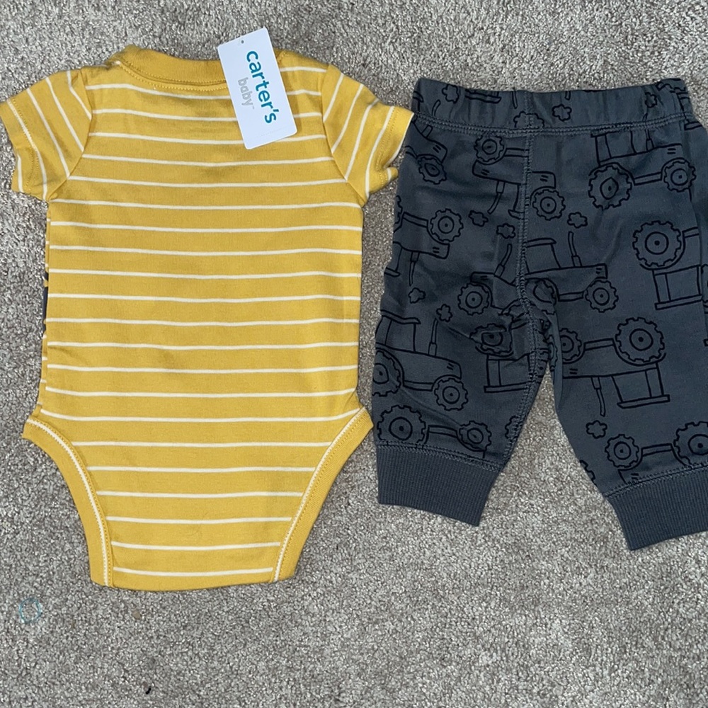 NWOT Carter’s tractor 2 piece set - Picture 4 of 4